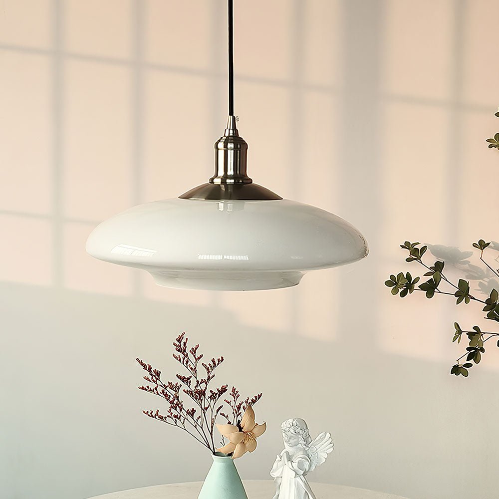 Moderne hanglamp van wit glas