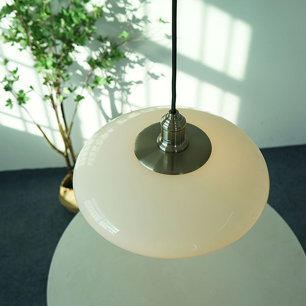 Moderne hanglamp van wit glas