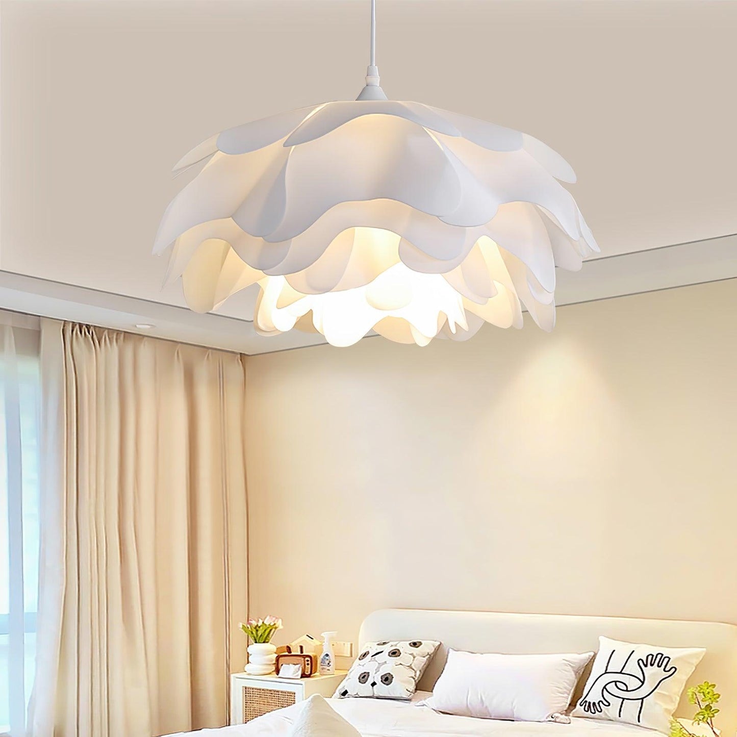 White pendant lamp in flower shape