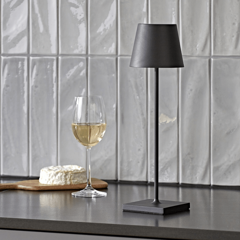 High table lamp with dimming function 