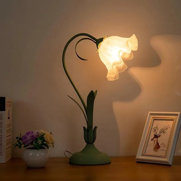 Vintage adjustable flower table lamp